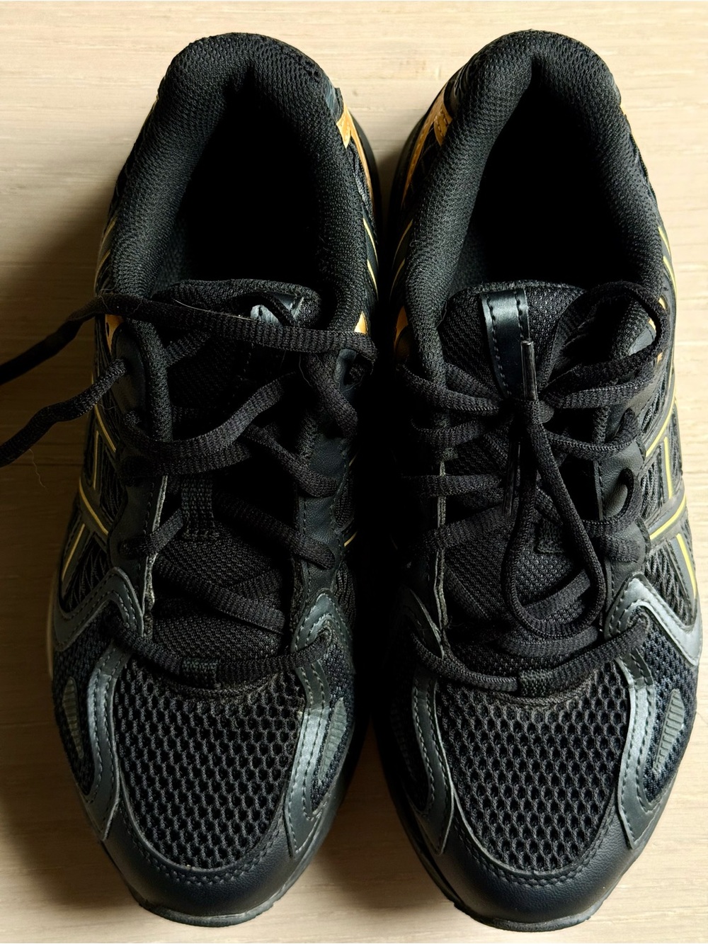ASICS GEL- K1011 Unisex Sneaker - Black and Pure Gold  - Size 39  M6/W7.5 - Picture 4 of 13